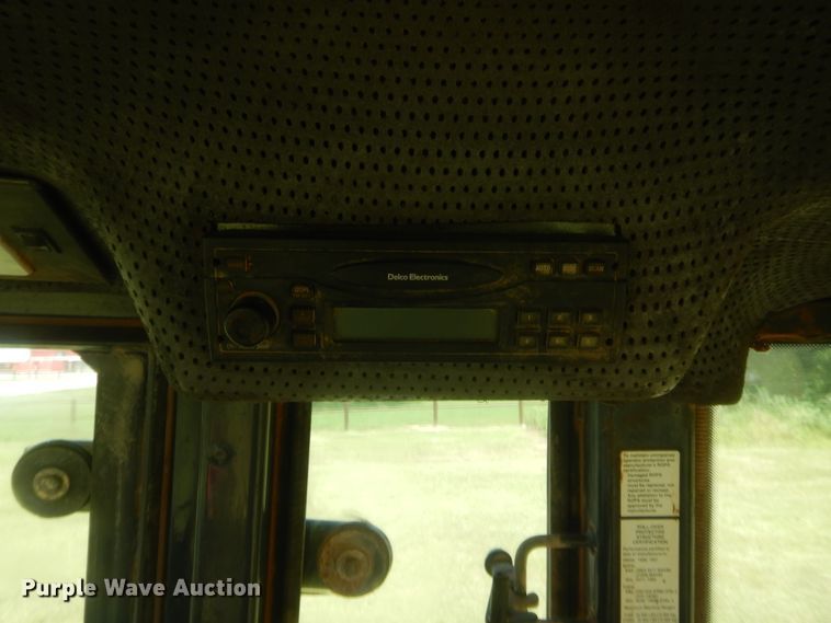 image for item IT9608 2003 John Deere 310SG  backhoe