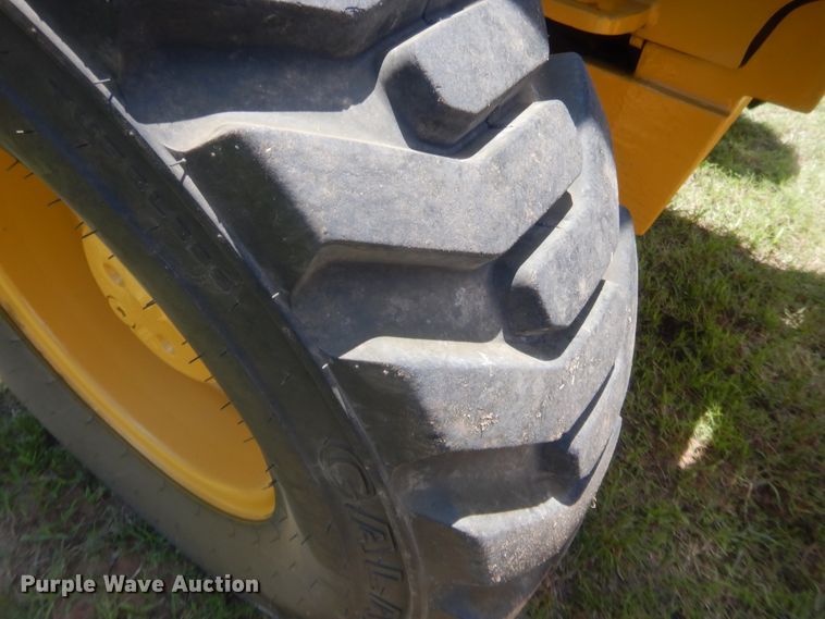 image for item IT9608 2003 John Deere 310SG  backhoe