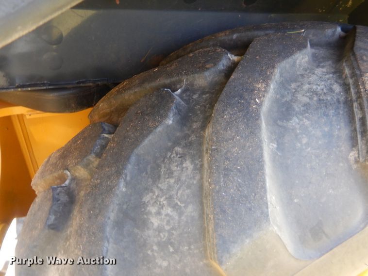 image for item IT9608 2003 John Deere 310SG  backhoe