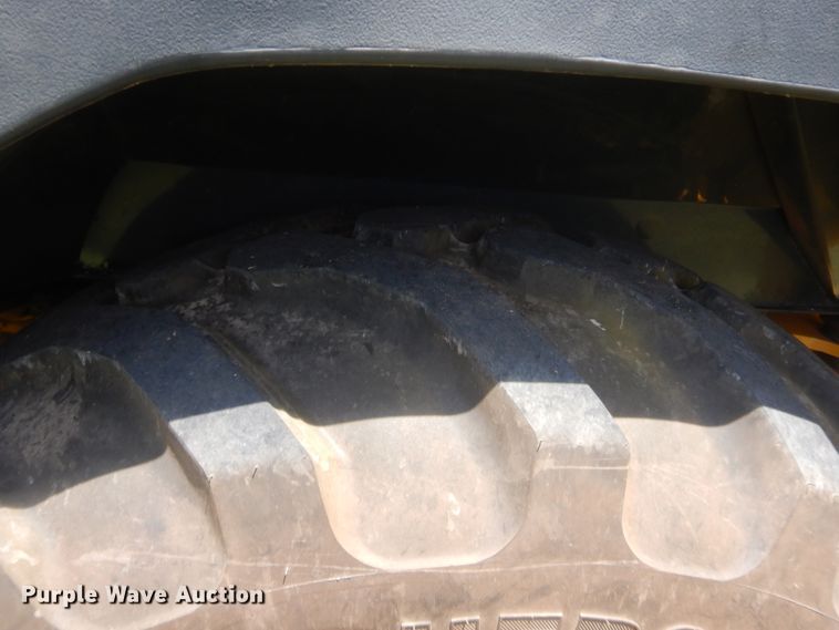 image for item IT9608 2003 John Deere 310SG  backhoe