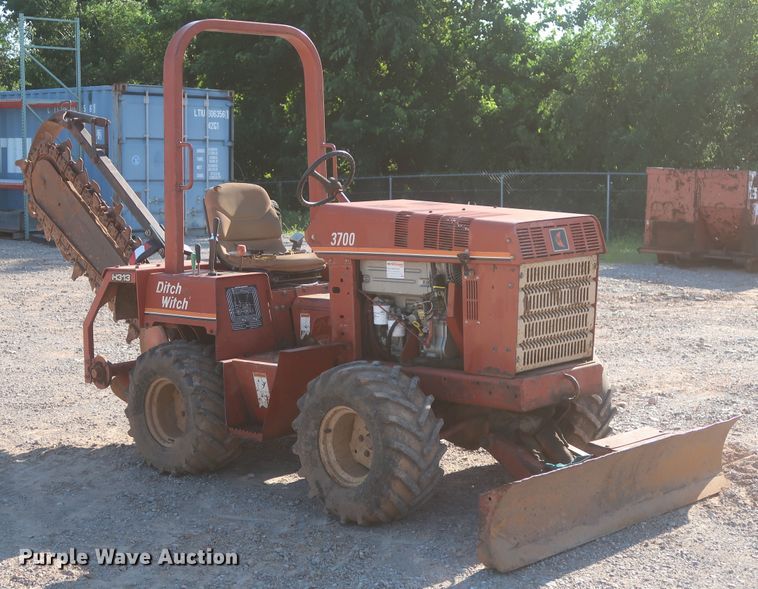 image for item IT9610 1997 Ditch Witch 3700  trencher