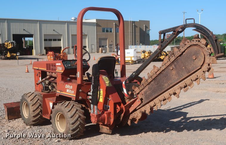 image for item IT9610 1997 Ditch Witch 3700  trencher