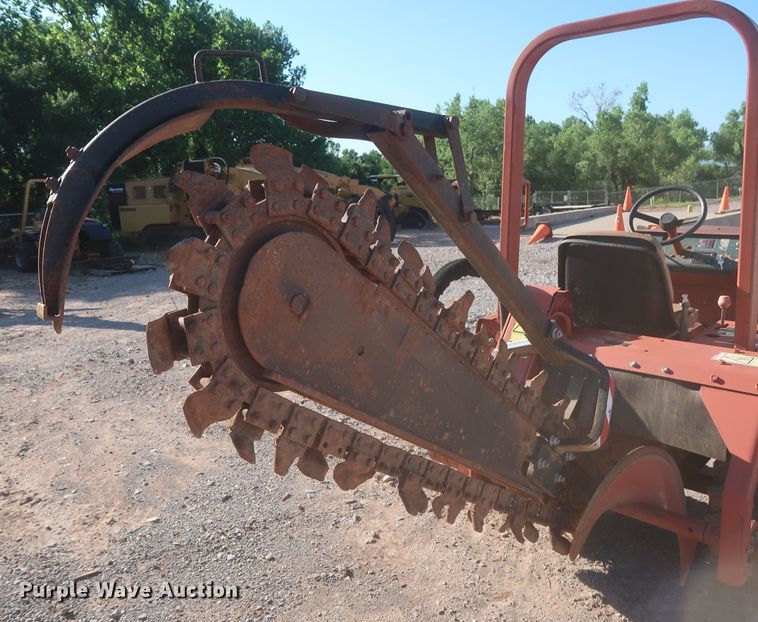 image for item IT9610 1997 Ditch Witch 3700  trencher