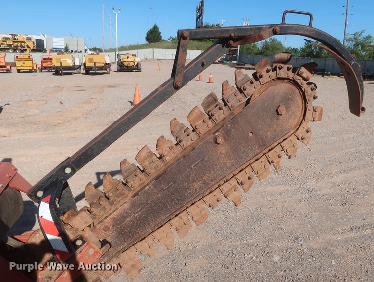 image for item IT9610 1997 Ditch Witch 3700  trencher