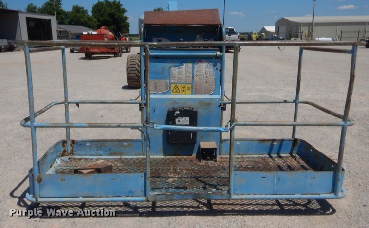 image for item IT9626 2006 Genie S60  boom lift