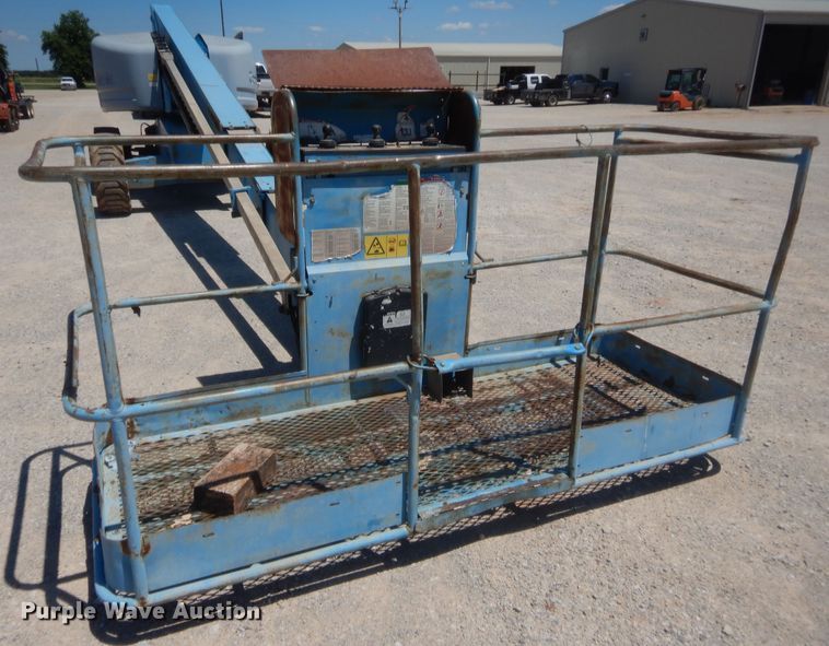 image for item IT9626 2006 Genie S60  boom lift
