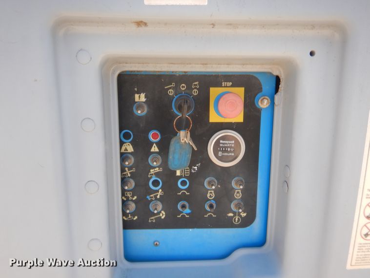 image for item IT9626 2006 Genie S60  boom lift