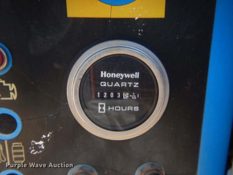 image for item IT9626 2006 Genie S60  boom lift