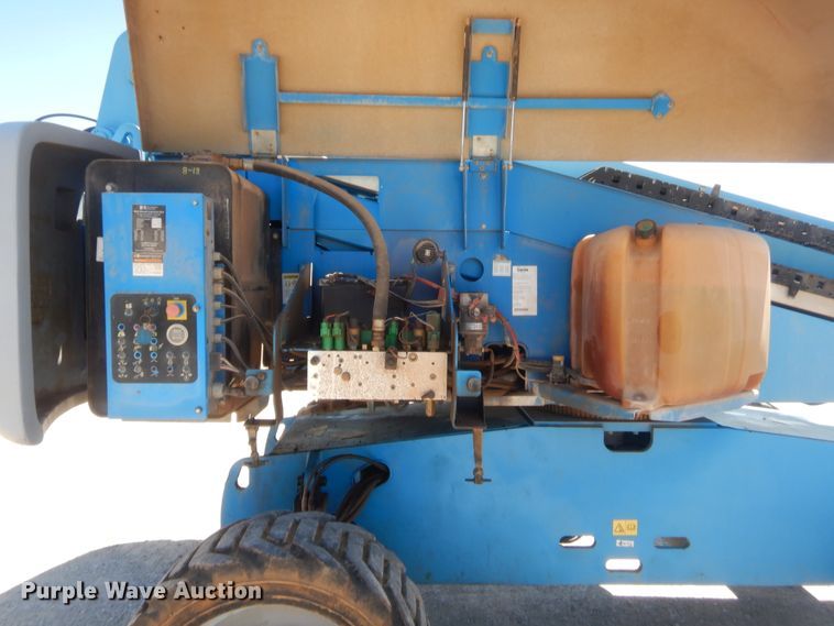 image for item IT9626 2006 Genie S60  boom lift