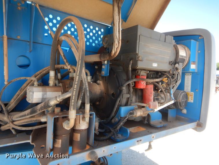 image for item IT9626 2006 Genie S60  boom lift