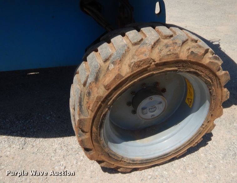 image for item IT9626 2006 Genie S60  boom lift