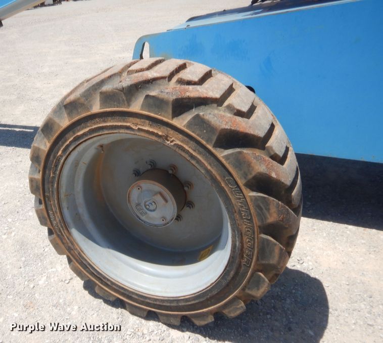 image for item IT9626 2006 Genie S60  boom lift