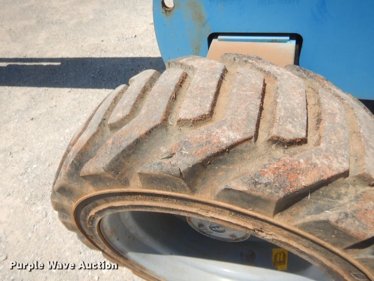 image for item IT9626 2006 Genie S60  boom lift