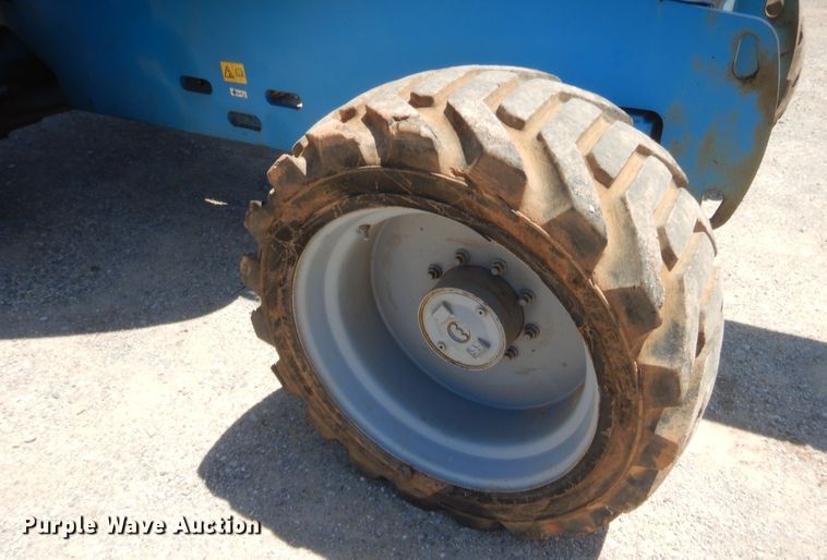 image for item IT9626 2006 Genie S60  boom lift