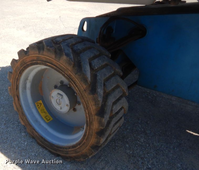 image for item IT9626 2006 Genie S60  boom lift