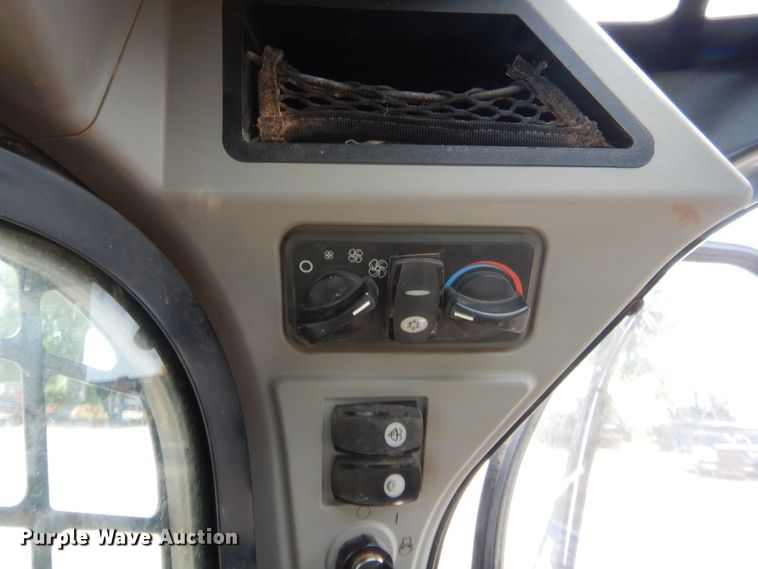 image for item IT9649 2014 Caterpillar 279D  tracked skid steer loader