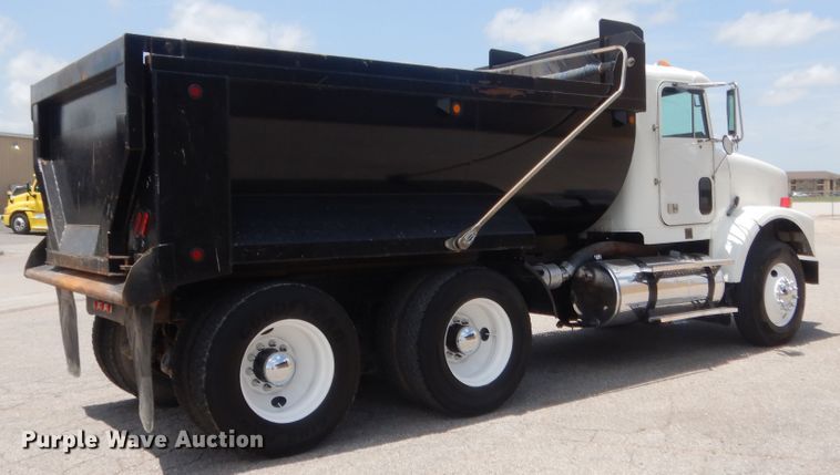 image for item IT9671 2009 Freightliner FLD120  dump truck