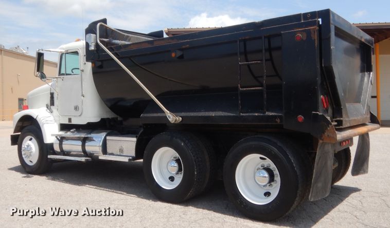 image for item IT9671 2009 Freightliner FLD120  dump truck