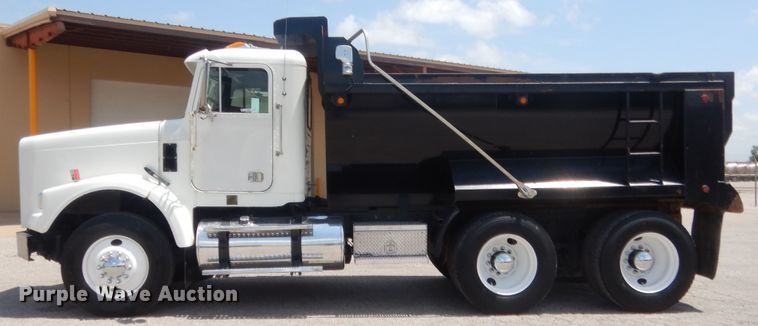 image for item IT9671 2009 Freightliner FLD120  dump truck