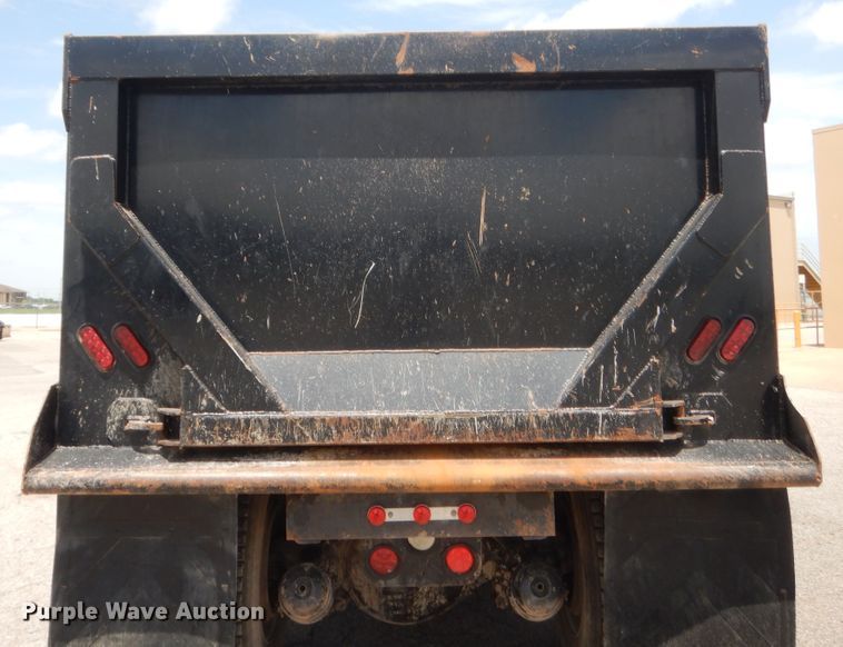 image for item IT9671 2009 Freightliner FLD120  dump truck