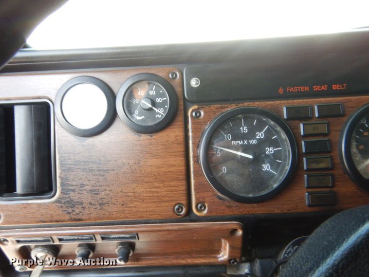 image for item IT9671 2009 Freightliner FLD120  dump truck