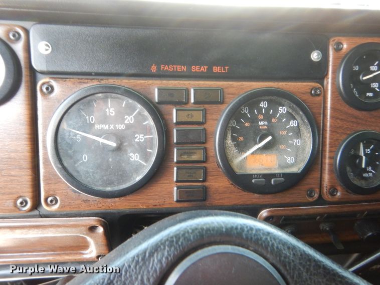 image for item IT9671 2009 Freightliner FLD120  dump truck