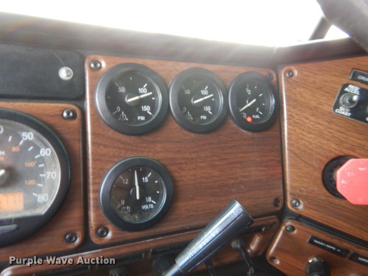 image for item IT9671 2009 Freightliner FLD120  dump truck