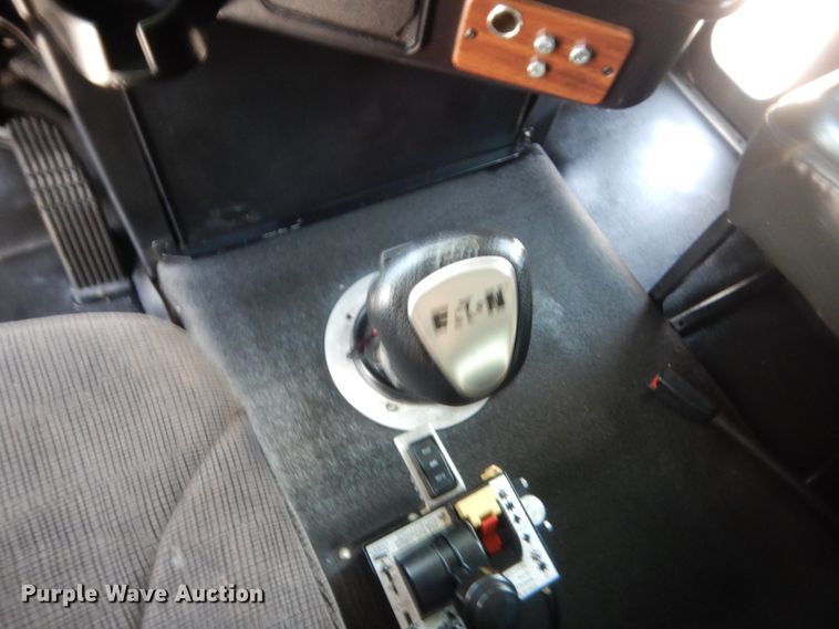 image for item IT9671 2009 Freightliner FLD120  dump truck