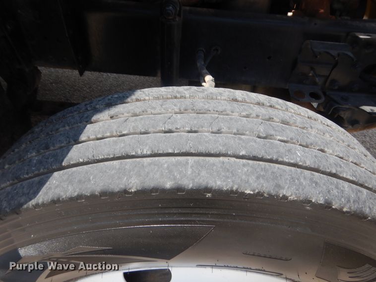 image for item IT9671 2009 Freightliner FLD120  dump truck