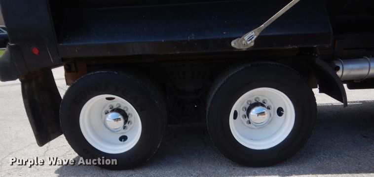 image for item IT9671 2009 Freightliner FLD120  dump truck