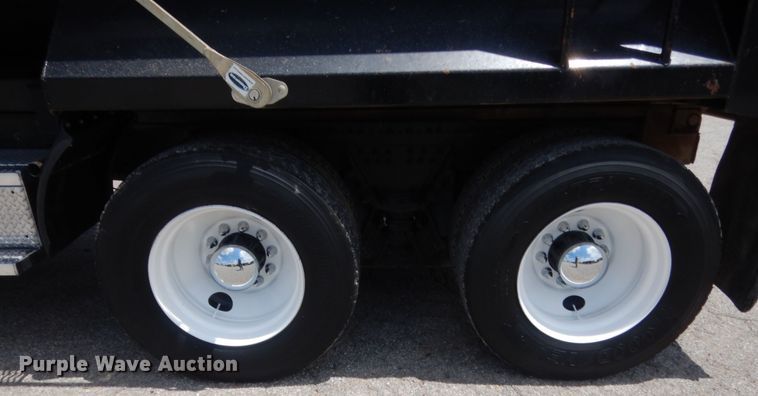 image for item IT9671 2009 Freightliner FLD120  dump truck