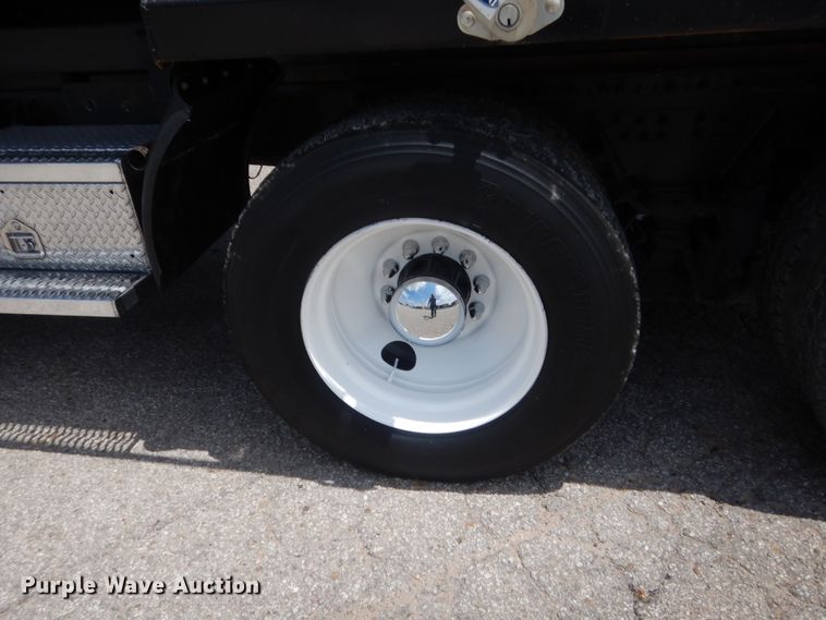 image for item IT9671 2009 Freightliner FLD120  dump truck