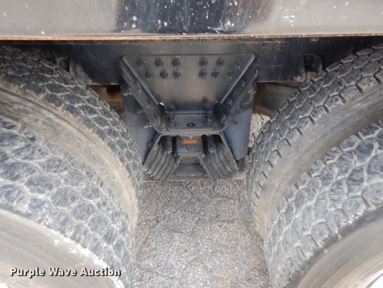 image for item IT9671 2009 Freightliner FLD120  dump truck