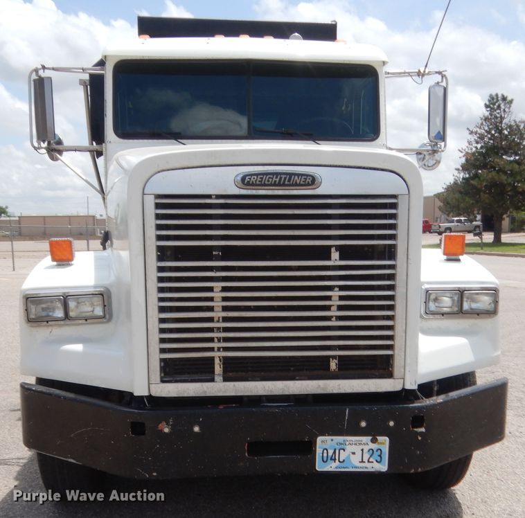 image for item IT9672 2009 Freightliner FLD120  dump truck