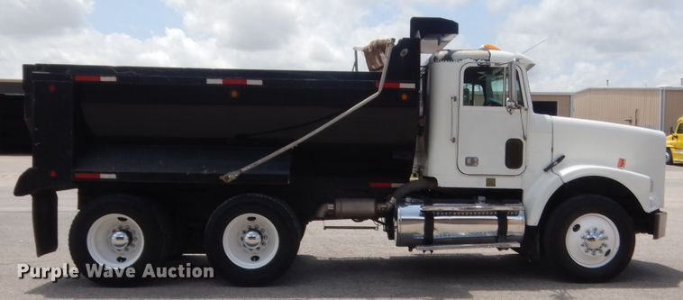 image for item IT9672 2009 Freightliner FLD120  dump truck