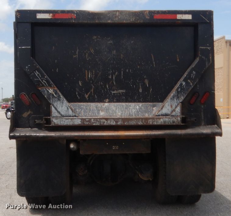 image for item IT9672 2009 Freightliner FLD120  dump truck