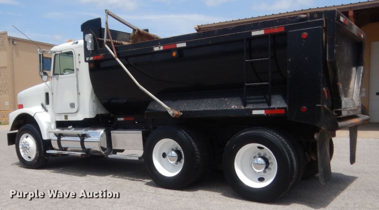 image for item IT9672 2009 Freightliner FLD120  dump truck