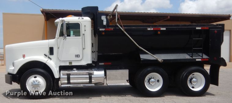image for item IT9672 2009 Freightliner FLD120  dump truck