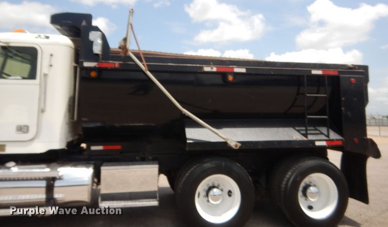 image for item IT9672 2009 Freightliner FLD120  dump truck