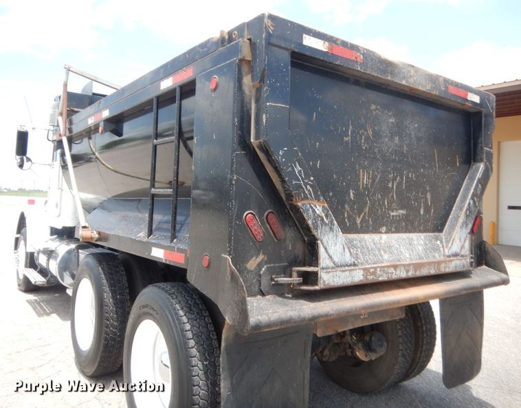 image for item IT9672 2009 Freightliner FLD120  dump truck