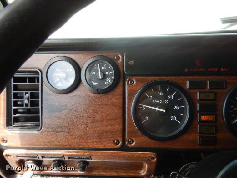 image for item IT9672 2009 Freightliner FLD120  dump truck