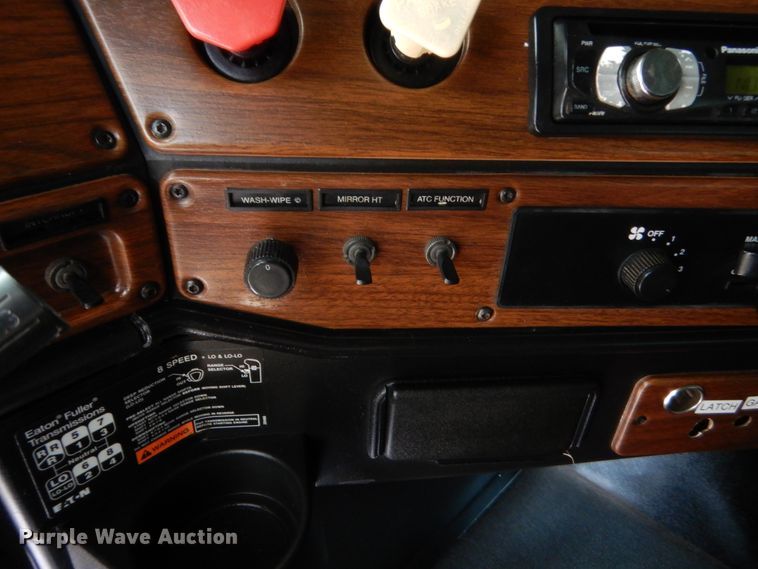 image for item IT9672 2009 Freightliner FLD120  dump truck