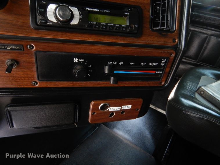 image for item IT9672 2009 Freightliner FLD120  dump truck