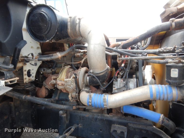 image for item IT9672 2009 Freightliner FLD120  dump truck