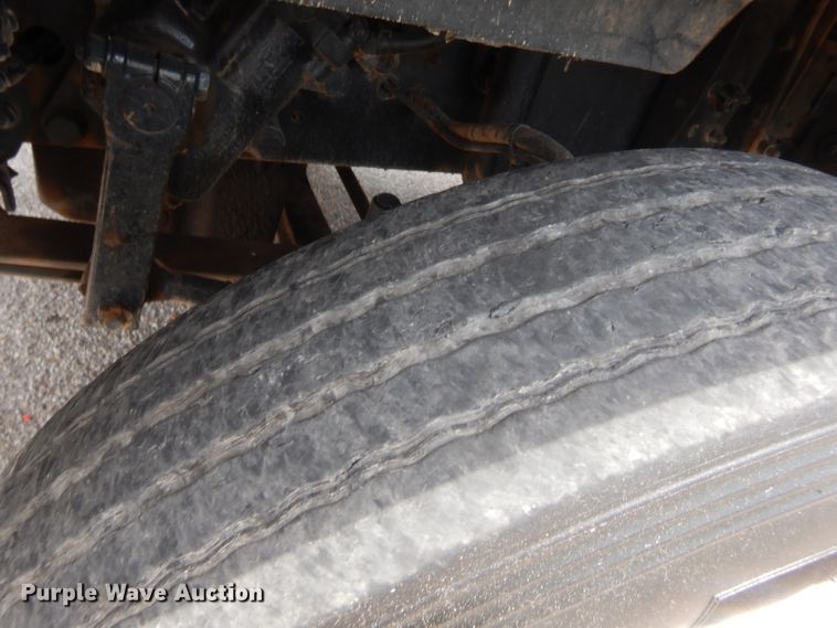 image for item IT9672 2009 Freightliner FLD120  dump truck