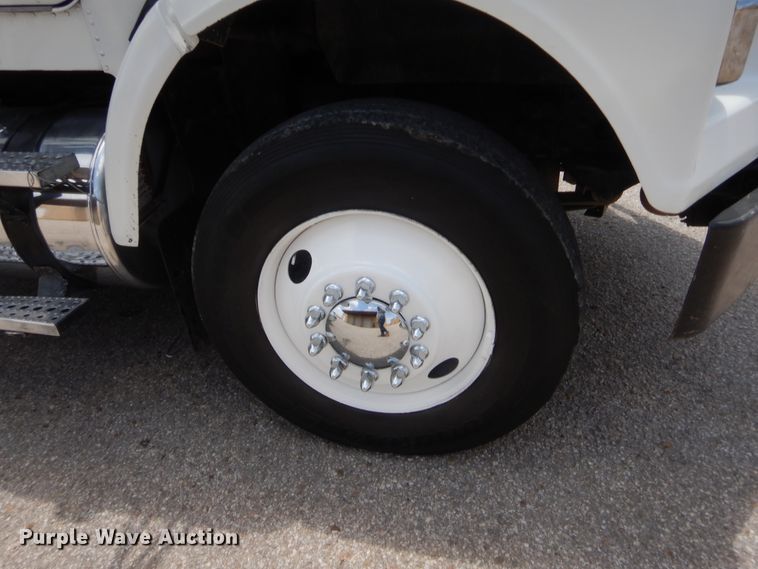 image for item IT9672 2009 Freightliner FLD120  dump truck