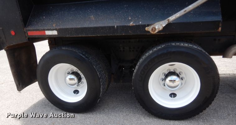 image for item IT9672 2009 Freightliner FLD120  dump truck