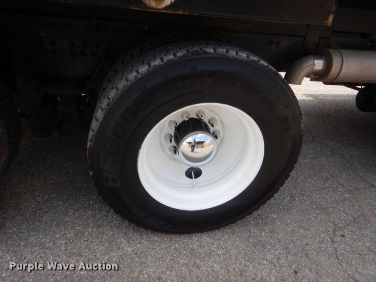 image for item IT9672 2009 Freightliner FLD120  dump truck