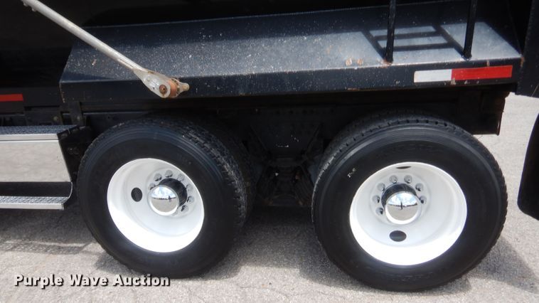 image for item IT9672 2009 Freightliner FLD120  dump truck