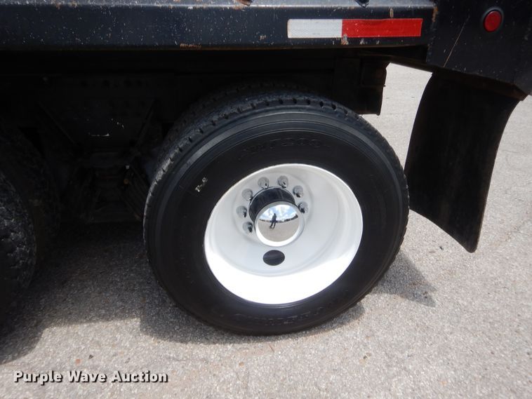 image for item IT9672 2009 Freightliner FLD120  dump truck